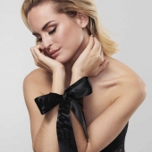 Черные ленты для связывания SILKY SENSUAL HANDCUFFS - Bijoux Indiscrets - купить с доставкой в Сочи