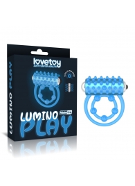 Голубое, светящееся в темноте виброкольцо Lumino Play Vibrating Penis Ring - Lovetoy - в Сочи купить с доставкой