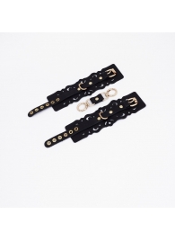 Черные кожаные наручники с узорами и золотистой фурнитурой - Crazy Handmade - купить с доставкой в Сочи