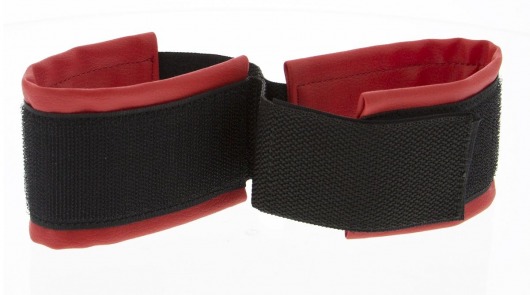 Полиуретановые манжеты для фиксации рук вместе Bound Together Wrist Restraints - Blush Novelties - купить с доставкой в Сочи